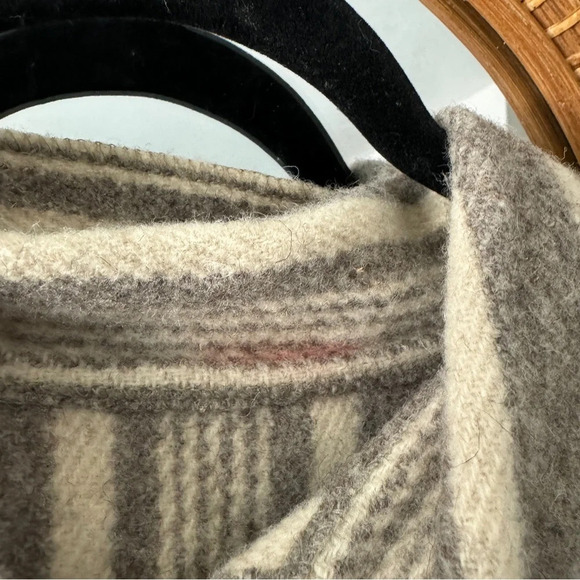 Wool fringe striped poncho built in scarf One size - Picture 8 of 9